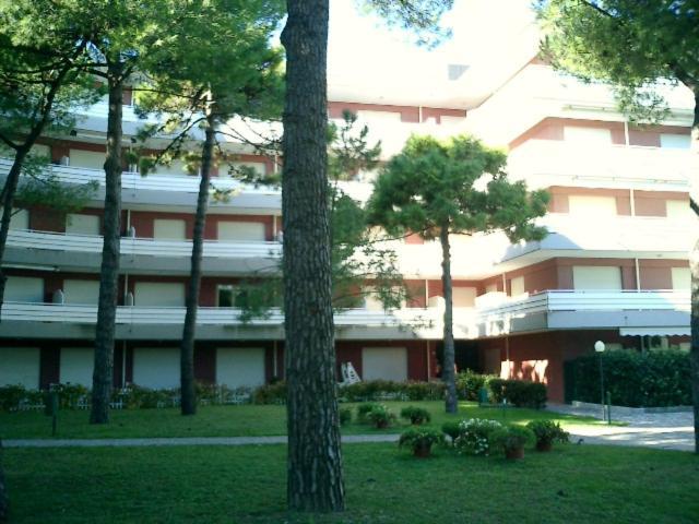 Residence La Meridiana Lignano Sabbiadoro Exterior photo